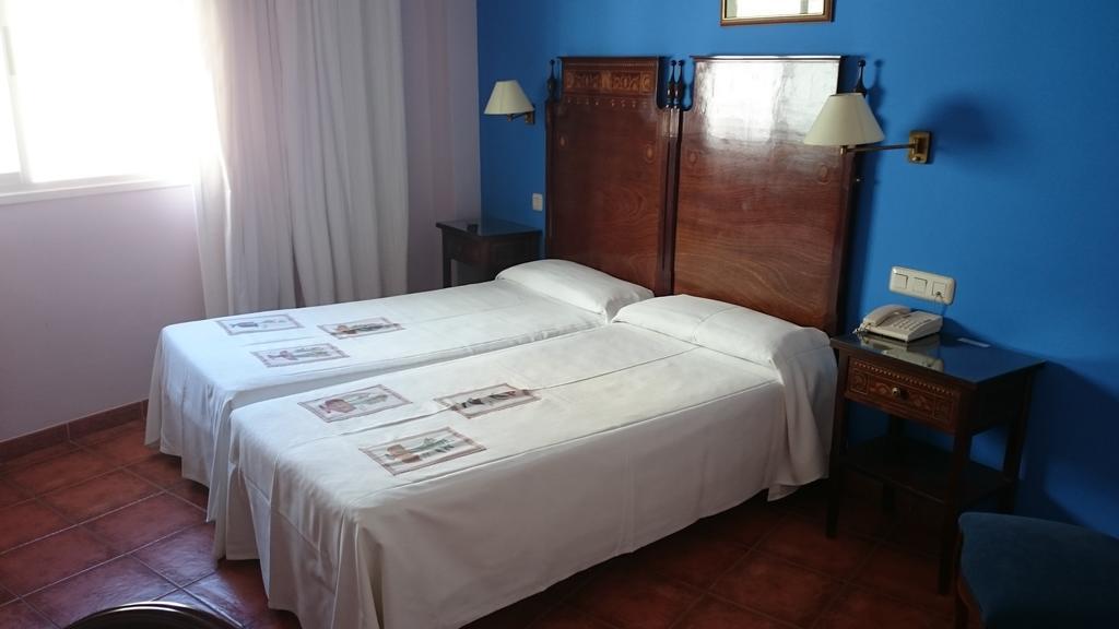 Hotel Iberia Plaza America Касерес Номер фото