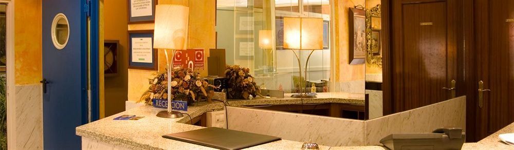 Hotel Iberia Plaza America Касерес Экстерьер фото