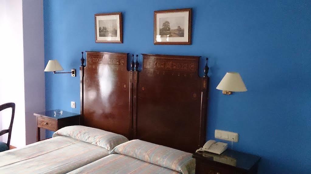 Hotel Iberia Plaza America Касерес Экстерьер фото